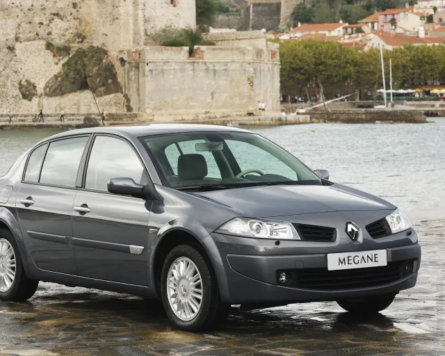 Renault Megane II седан — 8