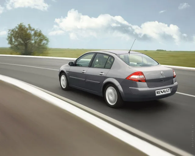 Renault Megane II седан — 6