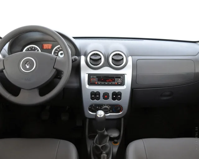 Renault Sandero Stepway 2009 хетчбек — 3
