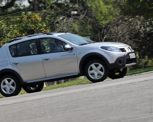 Renault Sandero Stepway 2009 хетчбек — 11