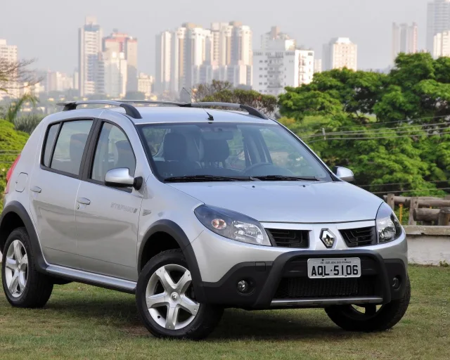 Renault Sandero Stepway 2009 хетчбек — 10