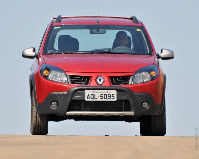 Renault Sandero Stepway 2009 хетчбек — 12