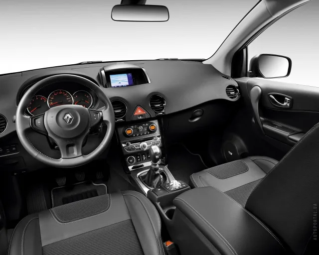 Renault Koleos 2011 crossover — 3