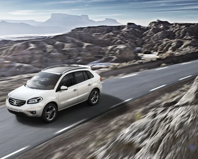 Renault Koleos 2011 crossover — 16
