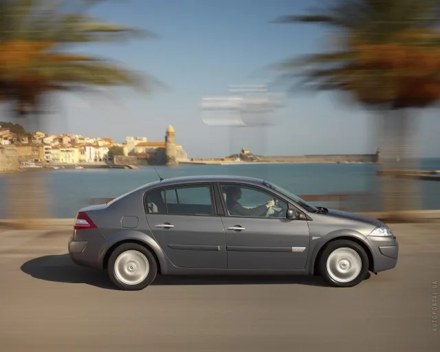 Renault Megane II седан — 12