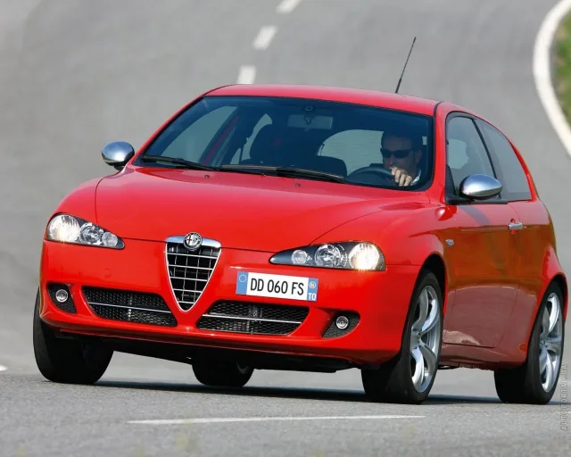 Alfa Romeo 147 3dr 3-дверний хетчбек — 3