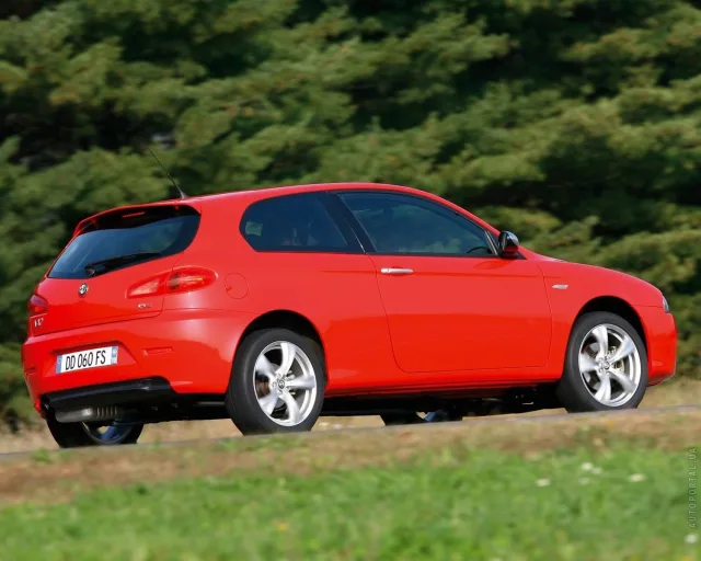 Alfa Romeo 147 3dr 3-дверний хетчбек — 5