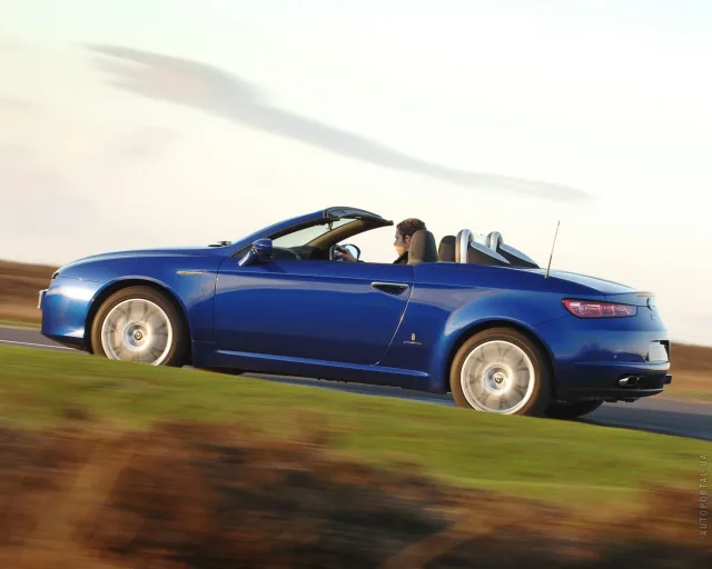 Alfa Romeo Spider 3.2 6MT — 8