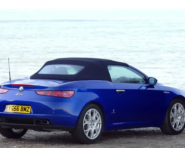 Alfa Romeo Spider 3.2 6MT — 6