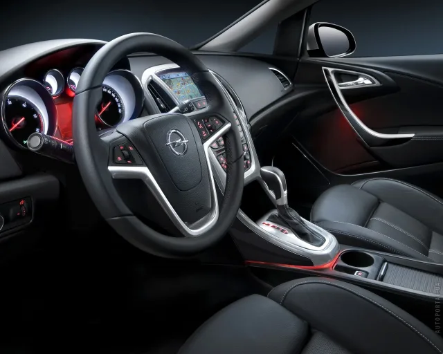 Opel Astra J хетчбек — 3