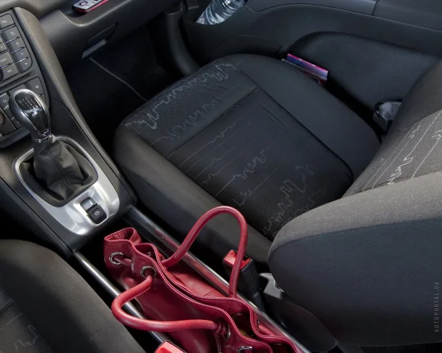 Opel Meriva II (Опель Мерива) микровэн — 12