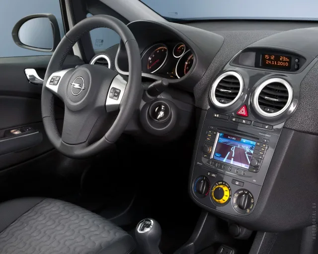 Opel Corsa 2011 hatchback — 6