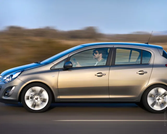 Opel Corsa 2011 hatchback — 22