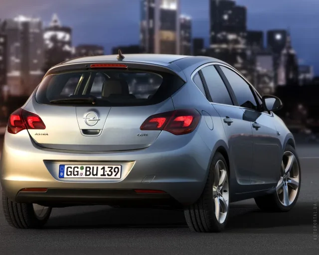 Opel Astra J хетчбек — 14