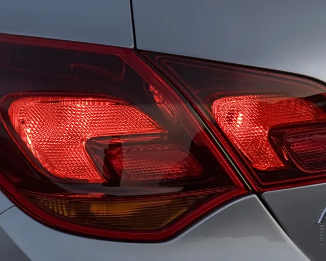 Opel Astra J хетчбек — 23