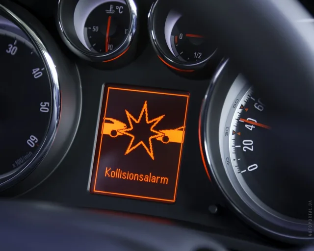 Opel Zafira Tourer мінівен — 2