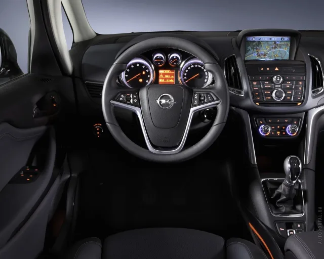 Opel Zafira Tourer мінівен — 8