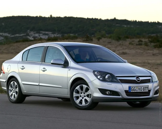 Opel Astra H (Опель Астра) cедан — 18