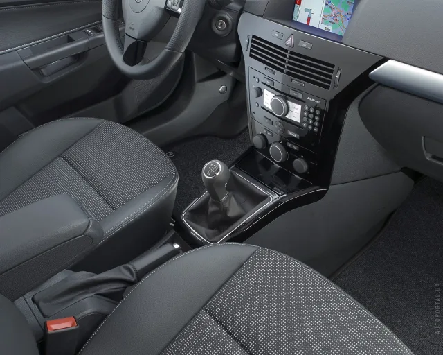 Opel Astra H (Опель Астра) cедан — 3