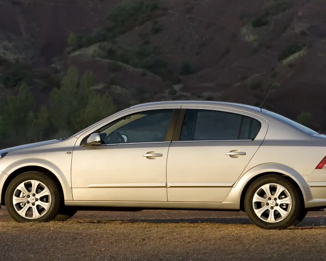 Opel Astra H (Опель Астра) cедан — 23
