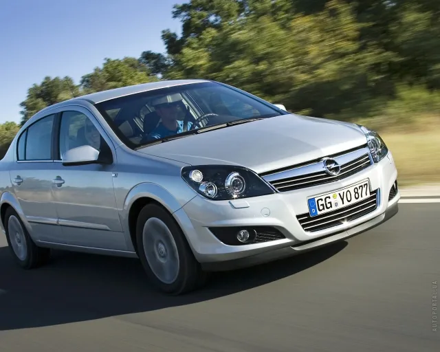 Opel Astra H (Опель Астра) cедан — 21