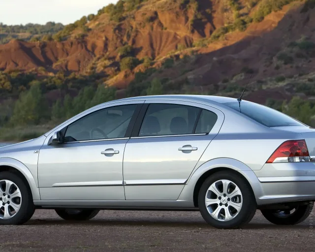 Opel Astra H (Опель Астра) cедан — 22