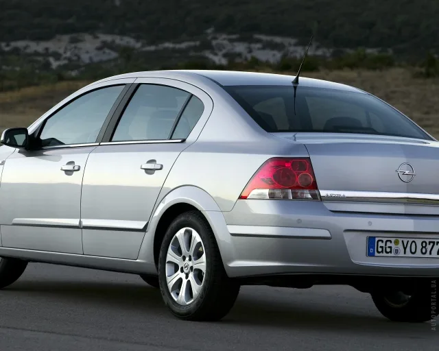 Opel Astra H (Опель Астра) cедан — 24
