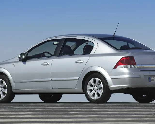 Opel Astra H (Опель Астра) cедан — 25