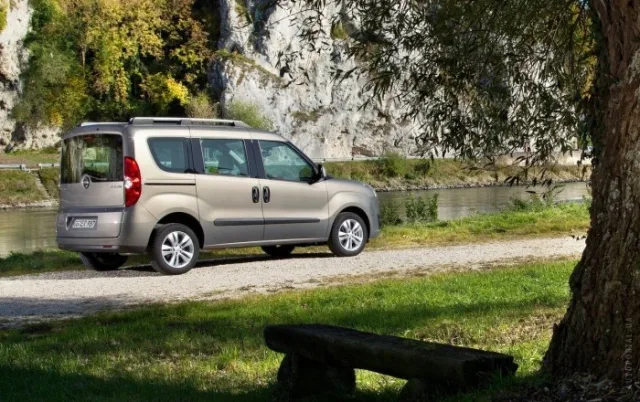 Opel Combo station wagon — 14