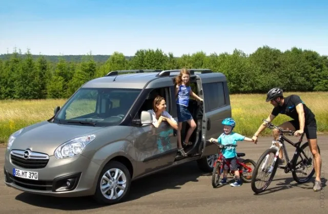 Opel Combo station wagon — 18
