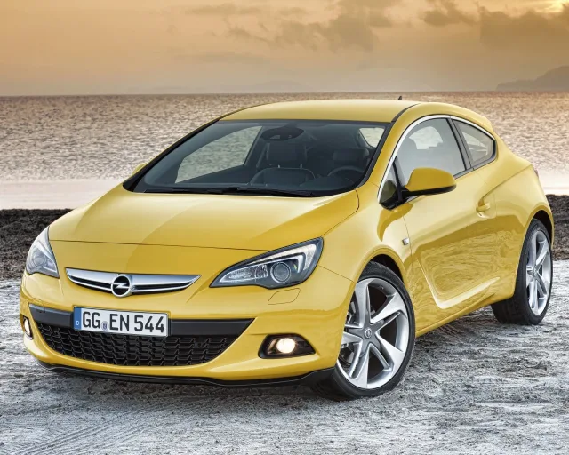 Opel Astra J GTC хетчбек — 13