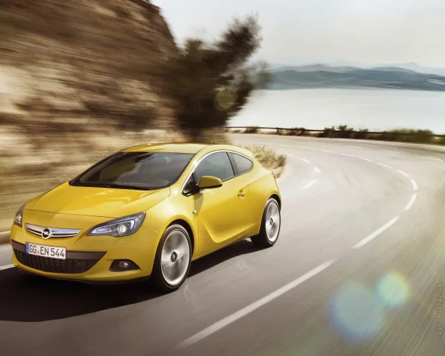 Opel Astra J GTC хетчбек — 12