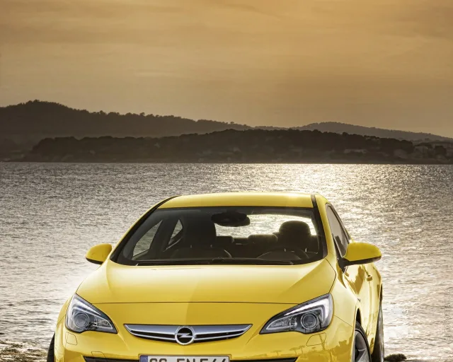 Opel Astra J GTC хетчбек — 10