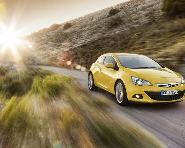 Opel Astra J GTC хетчбек — 6