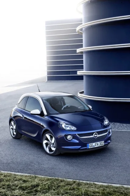 Opel Adam 1.2 MT Essentia — 10