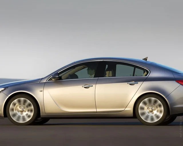 Opel Insignia 2008 hatchback — 25