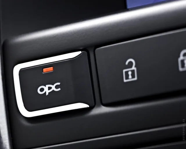 Opel Astra OPC хетчбек — 4