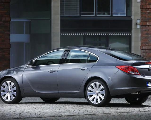 Opel Insignia 2008 hatchback — 24