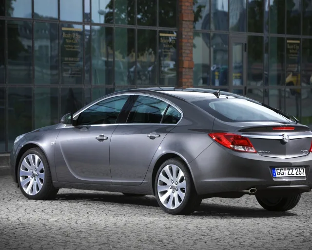 Opel Insignia 2008 hatchback — 23