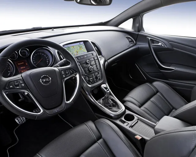 Opel Astra OPC хетчбек — 2