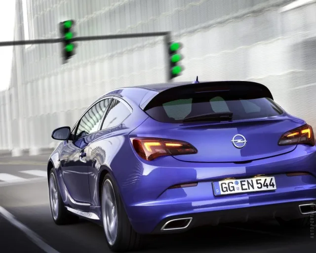 Opel Astra OPC хетчбек — 10
