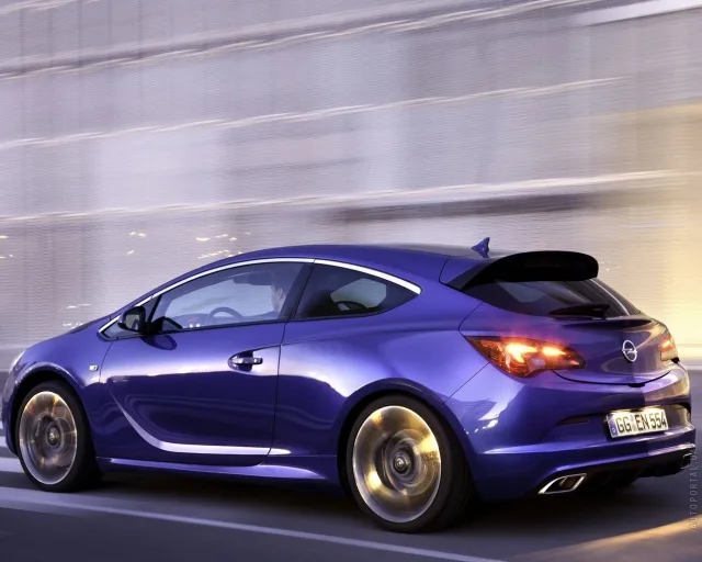 Opel Astra OPC хетчбек — 13