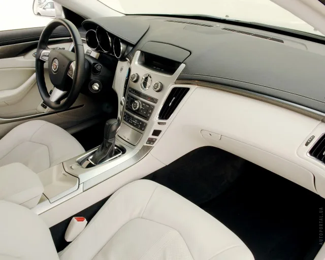 Cadillac CTS седан — 16