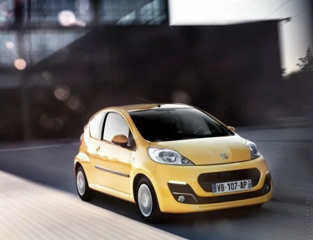 Peugeot 107 2013 3-дверний хетчбек — 6