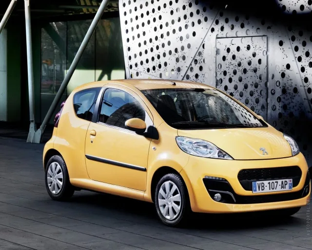 Peugeot 107 2013 3-дверний хетчбек — 7