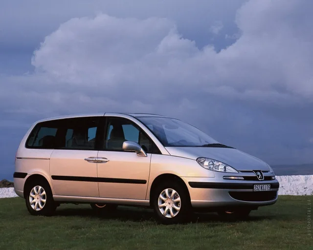 Peugeot 807 2.0D MT SR — 10