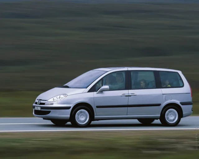 Peugeot 807 2.0D MT SR — 17