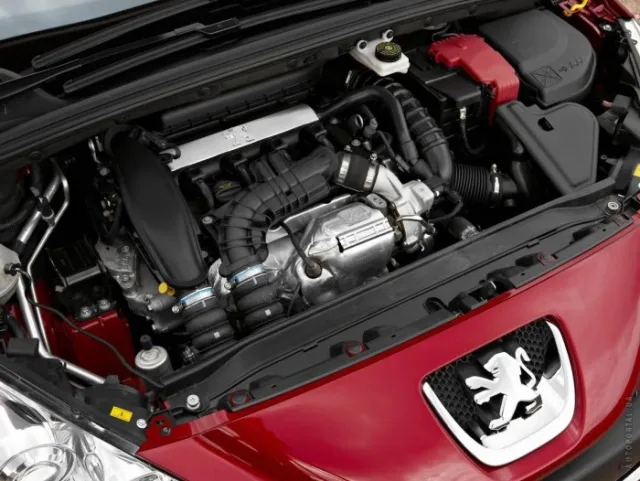 Peugeot 308 2008 hatchback — 7