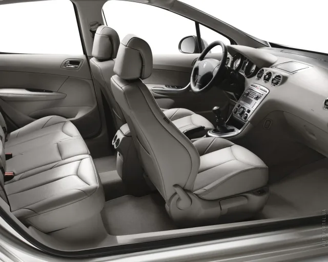 Peugeot 308 2008 hatchback — 6