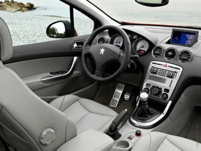 Peugeot 308 2008 hatchback — 9